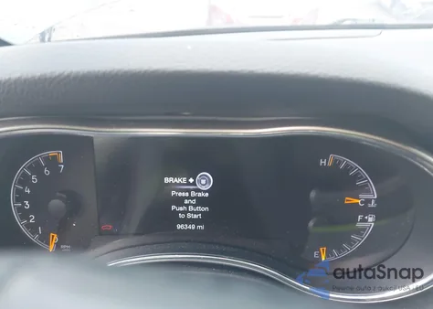 2018 Jeep Grand Cherokee Altitude 4X4 z USA, uszkodzony, nr VIN 1C4RJFAG4JC264177